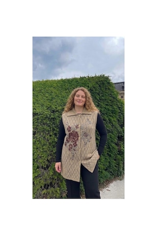 Onno Style Women Büyük Beden Ekose Gül Pike Desenli Çelik Örgü Kadın Triko Yelek Kaban Bej