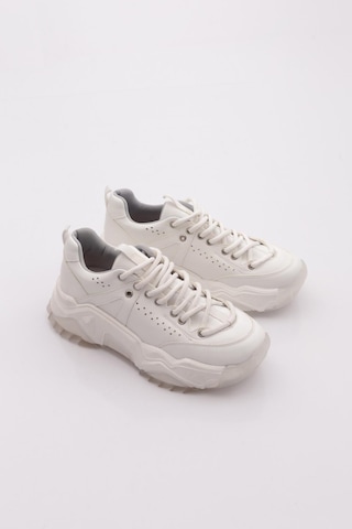 Dgn 65119-22y Kadin Bağcikli Kalin Taban Sneakers Ayakkabi Beyaz Cilt