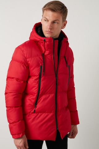 Buratti Kapüşonlu Suya Ve Rüzgara Dayanıklı Soğuk Geçirmez Slim Fit Mont Erkek Mont 5717101 Kırmızı