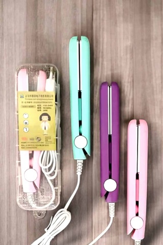 180 C Isı Ve Uzun Süre Kalıcı Düzlük Sağlayan Mini Saç Düzleştirici