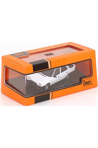 1:43 Ixo 1990 Skoda Forman