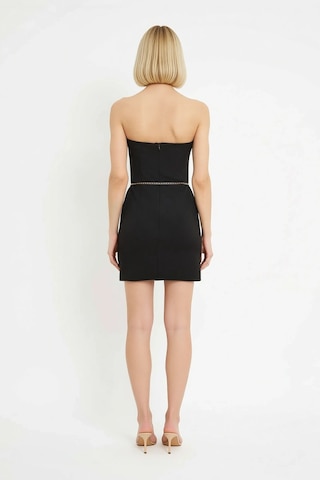 Benerly Kadın Straplez Mini Elbise Zincirli Detaylı Bodycon Kesim Esnek D Siyah