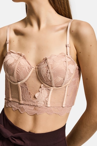 it's basic Kadın Pembe Bej W5 Balenli Güpür Dantel Detaylı Askılı Özel Tasarım Büstiyer