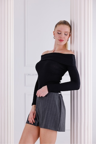 Madonna Yaka Uzun Kollu Fitilli Kadın Bluz Siyah