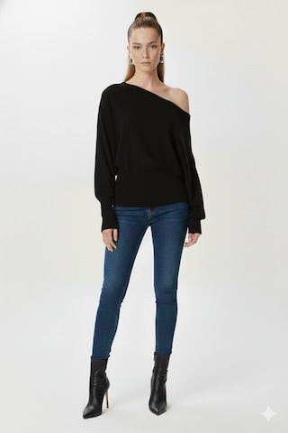 Fiolin Omuzu Açık Off Shoulder Triko Kazak Siyah