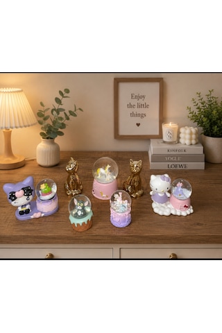 Altın Sarısı Kedi Ve,kuromi, Unicorn,tom Ve Hello Kitty Figürlü Kar Küreleri 7'li Set Tek Bir Pakette 001