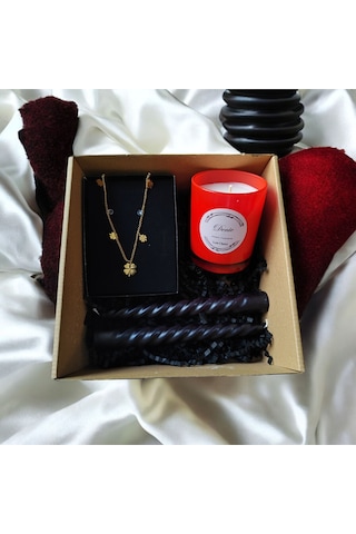 Denic Hediye Seti Kokulu Kırmızı Bardak Mum Yonca Kolye Burgulu Mum