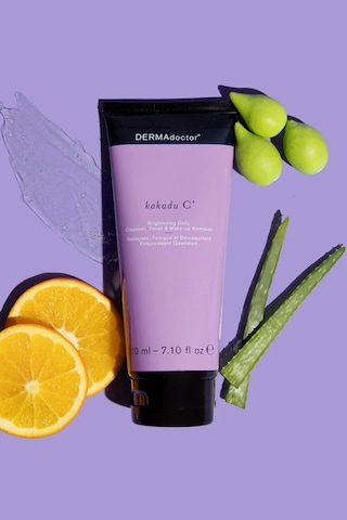 Dermadoctor Kakadu C 3'ü 1 Arada Temizleyici Tonik & Makyaj Temizleyici 210 Ml Makyaj Temizleme Ürünleri