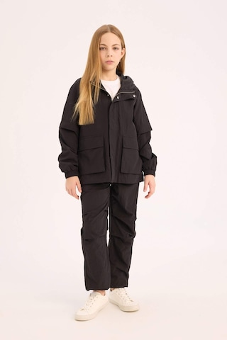 DeFacto Kız Çocuk Su İtici Kapüşonlu Fermuarlı Çıtçıt Kapamalı Cepli Yağmurluk D6934A825SPBK27 Siyah