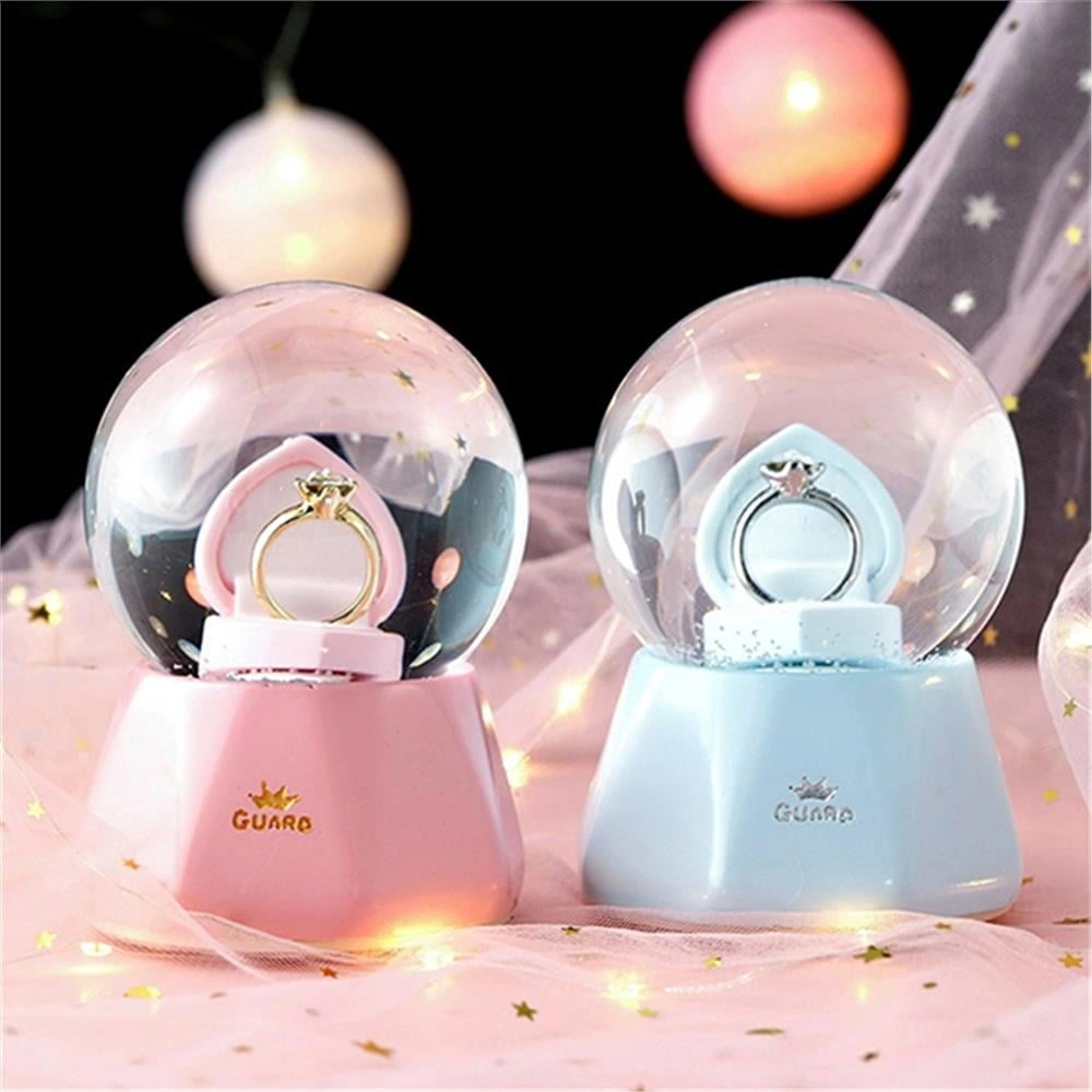 Müzikli Renk Değişiren Işıklı Kar Püskürtmeli Yüzük Kar Küresi