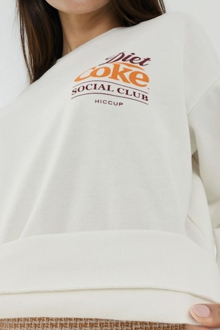 Hiccup Baskılı Yuvarlak Yaka Sweatshirt Tozlu Beyaz