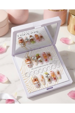Louésse Capy Garden Takma Tırnak 10 Lu Kapibara Figürlü Renkli Sevimli Nail Set