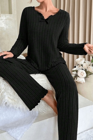 İkikareshop Kadın Siyah Uzun Kollu Fiyonklu Yuvarlak Yaka Mevsimlik Pijama Takımı Çok Renkli