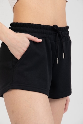 Twenty3 Kadın Beli Lastikli Basic Kısa Cepli Şort 001