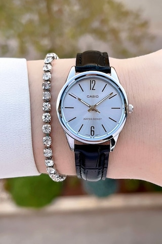 Casio Csıste152 Kadın Kol Saati