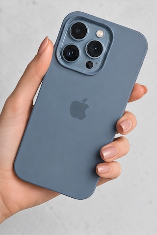 Iphone 15 Pro Uyumlu Kılıf Logolu Lansman Soft Yumuşak Içi Kadife Silikon Kapak Füme