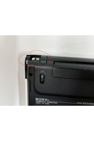 Sony Vaio SVF152C29W i3-3110M 8 GB 128 GB SSD 15.6" Dizüstü Bilgisayar (Outlet)