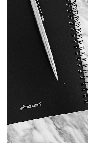Fark Tanıtım Spiralli Defter, Siyah Kapaklı, A5 Boyutunda 15x21 Cm , 100 Yaprak Çizgisiz