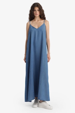 Defacto Fashion Fit Akışkan Kumaş İnce Askılı Maxi Elbise D8258AX25SM Mavi