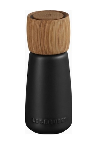 Le Creuset Premium Tuz Değirmeni 270 Ml Ahşap Detaylı Seramik Lüks Tasarım Baharat Setleri Mat Siyah 1