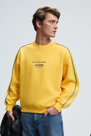 Grimelange LEIF Erkek Kolları Biyeli Önü Baskılı Yuvarlak Yaka Oversize Sarı Sweatshirt
