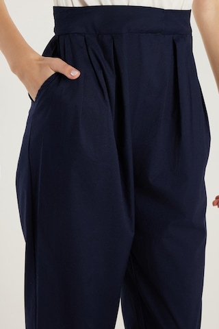 Tudors Kadın Slim Fit Dar Kesim Sıfır Kollu Cepli Bisiklet Yaka Tulum-34021 Beyaz - Lacivert