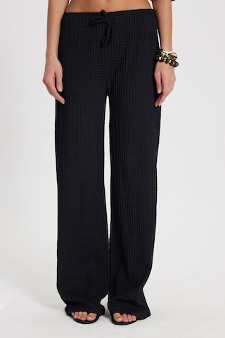 Tudors Kadın Slim Fit Dar Kesim Beli Lastikli Büzgülü İspanyol Paça Siyah Pantolon-50841
