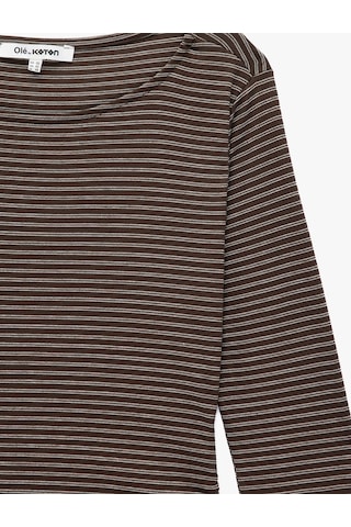 Koton Pamuklu Slim Fit Büzgülü Kayık Yaka Uzun Kollu Çizgili Tişört Kahverengi Çizgili 7wal10446ık