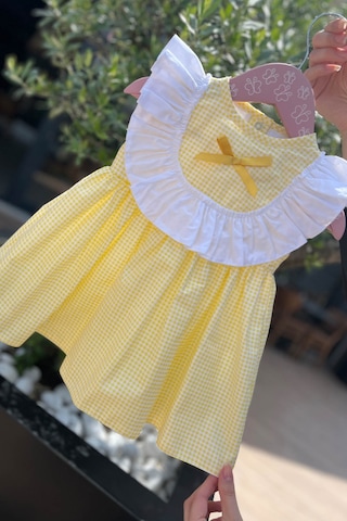 Fırfır Ve Kurdele Süslemeli Pötikare Sarı Kız Çocuk Bebek Elbise 001