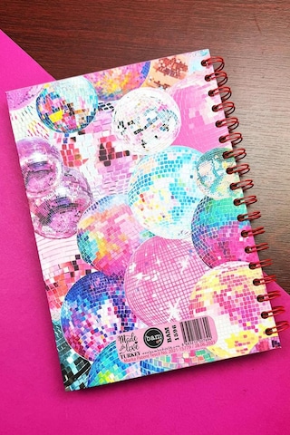 Disko Topu Tasarımlı Spiralli Sticker'lı Tarihsiz Konuşan Ajanda Haftalık Planlayıcı Defter renkli