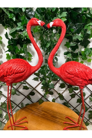 Kırmızı Flamingo Romantizmi: Sevgililer Günü Hediyesi