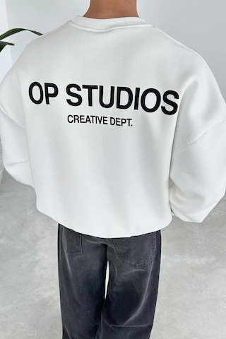 Beyaz Studios Creative Oversize Sweat Beyaz