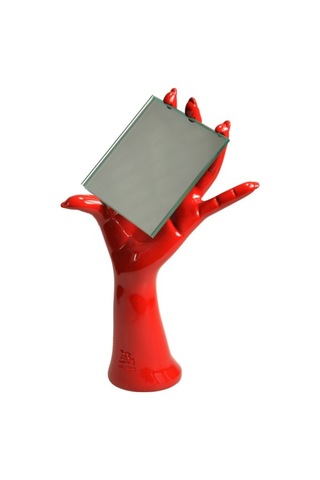 Antartidee El Üstünde El Aynası / Make-Up Mirror