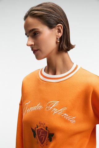 Grımelange VALLUNE Kadın Kontrast Triko Etek Ucu Manşet Ve Yakalı Nakış Crop Turuncu Sweatshirt