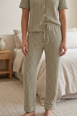 Fit Women Yeşil Çizgili 4 Düğmeli Kısa Kollu Pijama Takımı 4583