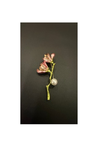Pembe Çiçekli Kristal Broş - Gold Detaylı Ortanca Figürlü Şık Yaka İğnesi Çok Renkli