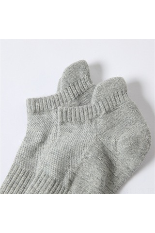 Ranyeek Erkekler İçin Pamuklu Spor Çoraplar - Nefes Alabilen, Terletmeyen, Kokuyu Önleyen, 8 Çift Paket - Siyah, Gri, Beyaz Seçenekler Siyah