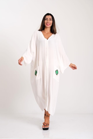 Kadın Beyaz V Yaka Sırtı Ve Cepleri Yonca Nakışlı Oversize Uzun Gömlek Elbise - Beyaz