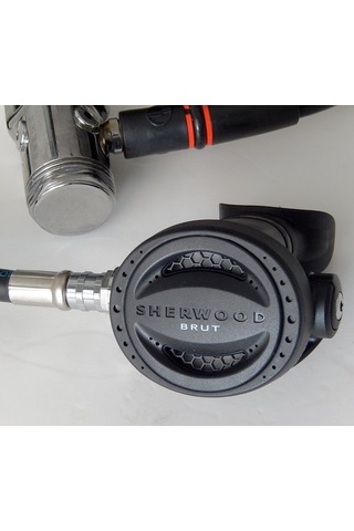 Dalış Regülatörü Sherwood Brut Pembe