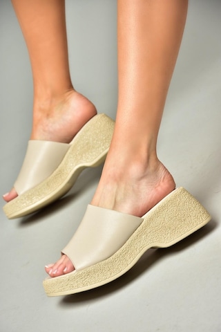 Fox Shoes S996741209 Bej Kalın Tabanlı Kadın Terlik Bej