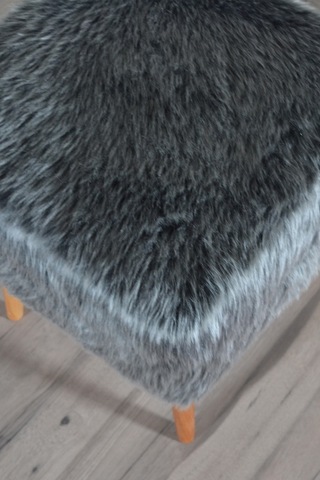 Praga Kare Puf Antrasit Peluş Antrasit Peluş