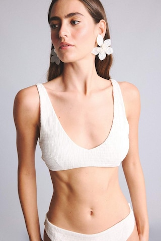 Defacto Regular Fıt Kırışık Dokulu Kumaş Kapalı Beyaz Bikini Üstü G3996ax26smwt16 Beyaz-wt16