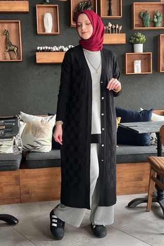 Rabia Şamlı Dama Desenli Siyah Triko Hırka Çok Renkli