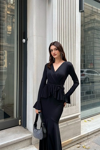 Kruvaze Yaka Volan Detaylı Uzun Elbise Siyah