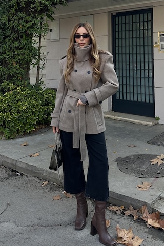 Vizon Ek Parça Yaka Detaylı Kaşe Kaban - 1125 Kum Rengi