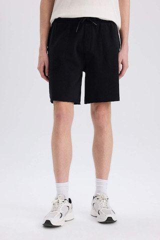 Defacto %100 Pamuk Slim Fit Dar Kesim Dar Paça Cepli Basic Düz Şort B8673ax25smbk81 Siyah