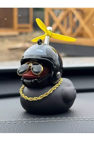 Stikerok Aracın İçinde Kasklı Ve Gözlükleri Olan Ördek 151338524