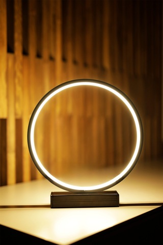 Nish Tasarım Kablolu Metal Led Masa Lambası Dairesel Tasarım Gece Lambası Siyahdaire
