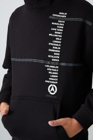 Tommy Life Siyah Pamuklu Kalın İçi Tüylü Yumuşak Dokulu Standart Fit Baskılı Erkek Çocuk Sweatshirt - 11239 Siyah