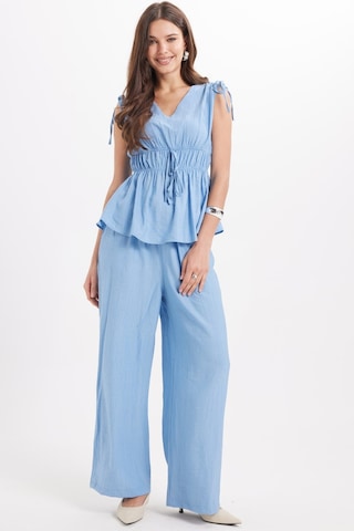 Tudors Kadın Standart Fit Normal Kesim V Yaka Beli Büzgülü Bağcıklı Bluz Geniş Paça Mavi Pantolon Takım-51027